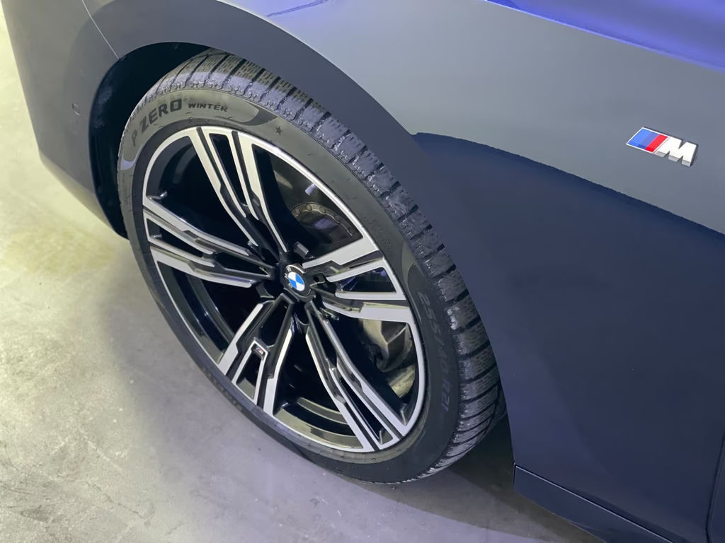BMW i7