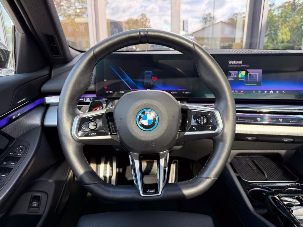 BMW i5