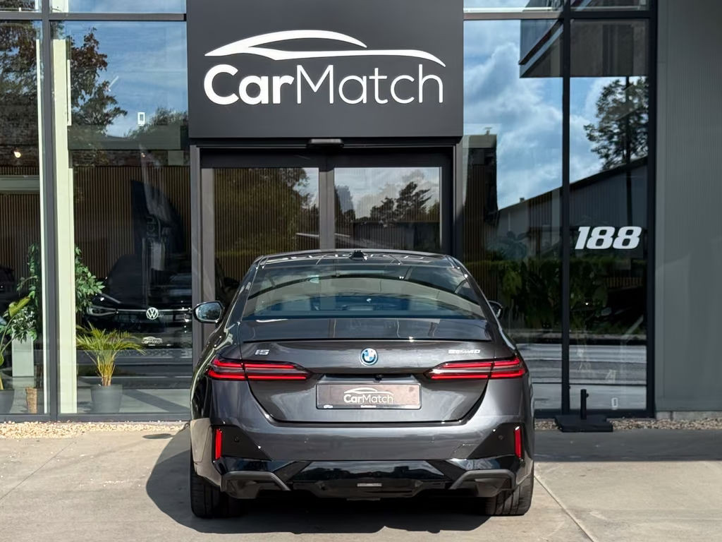 BMW i5