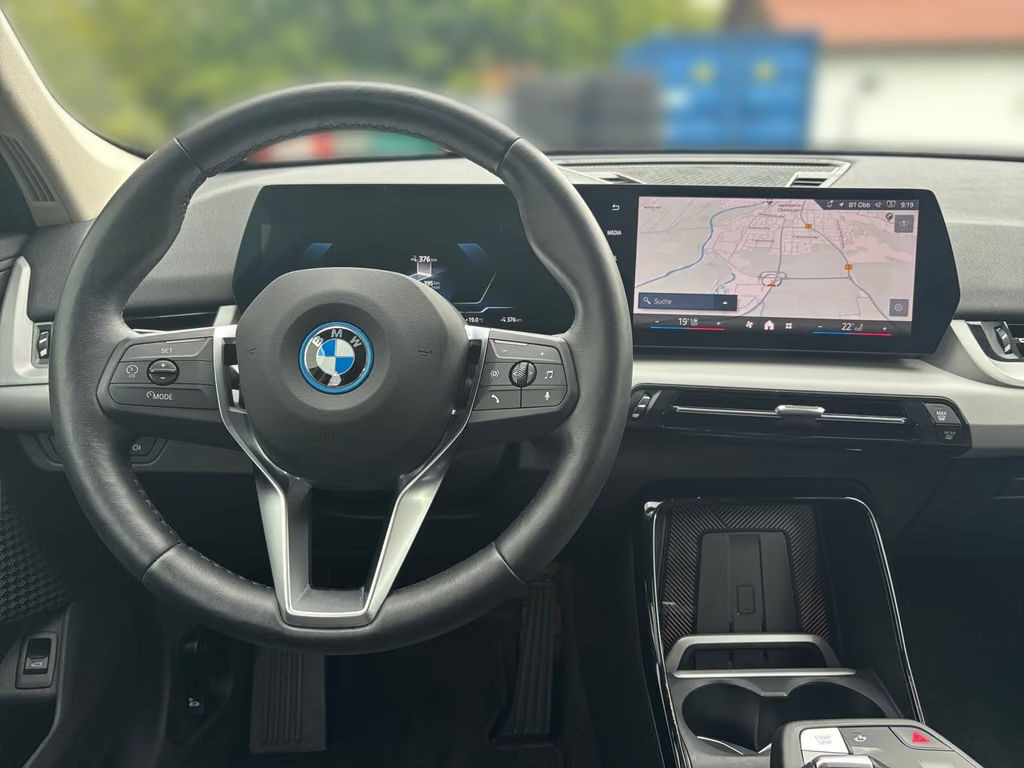 BMW iX1