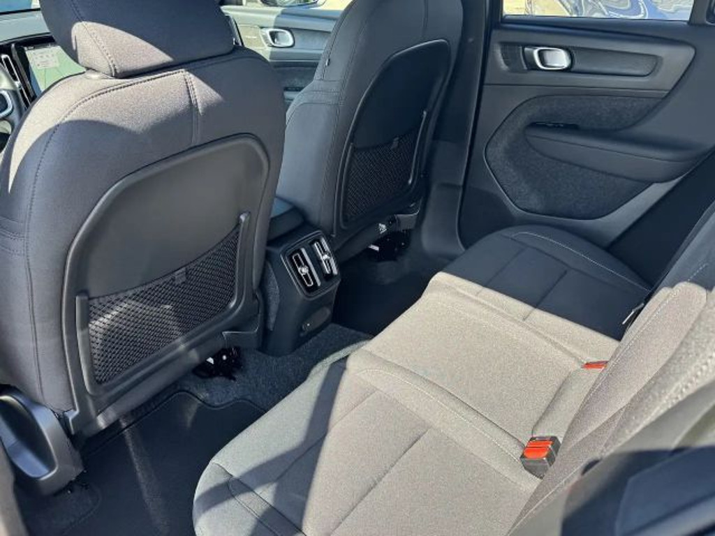 Volvo EX40