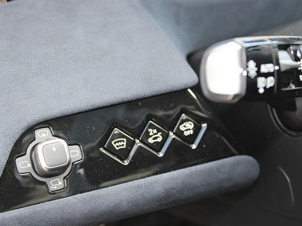 DS N°8