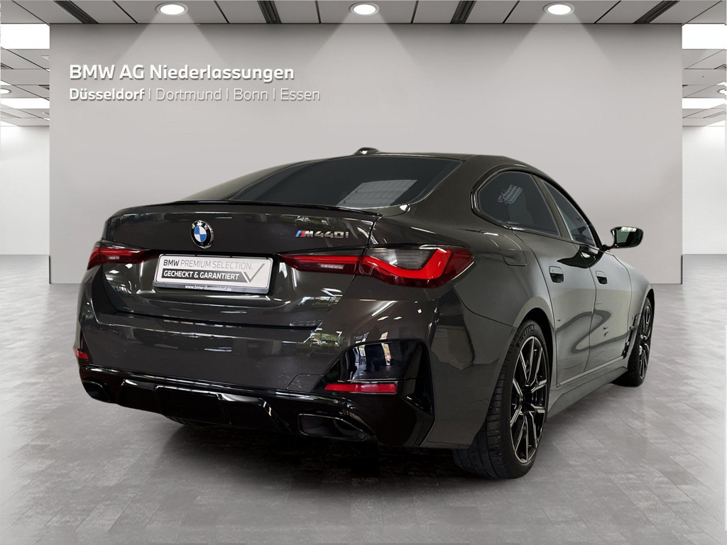 BMW M440