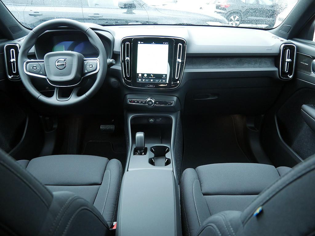 Volvo EX40