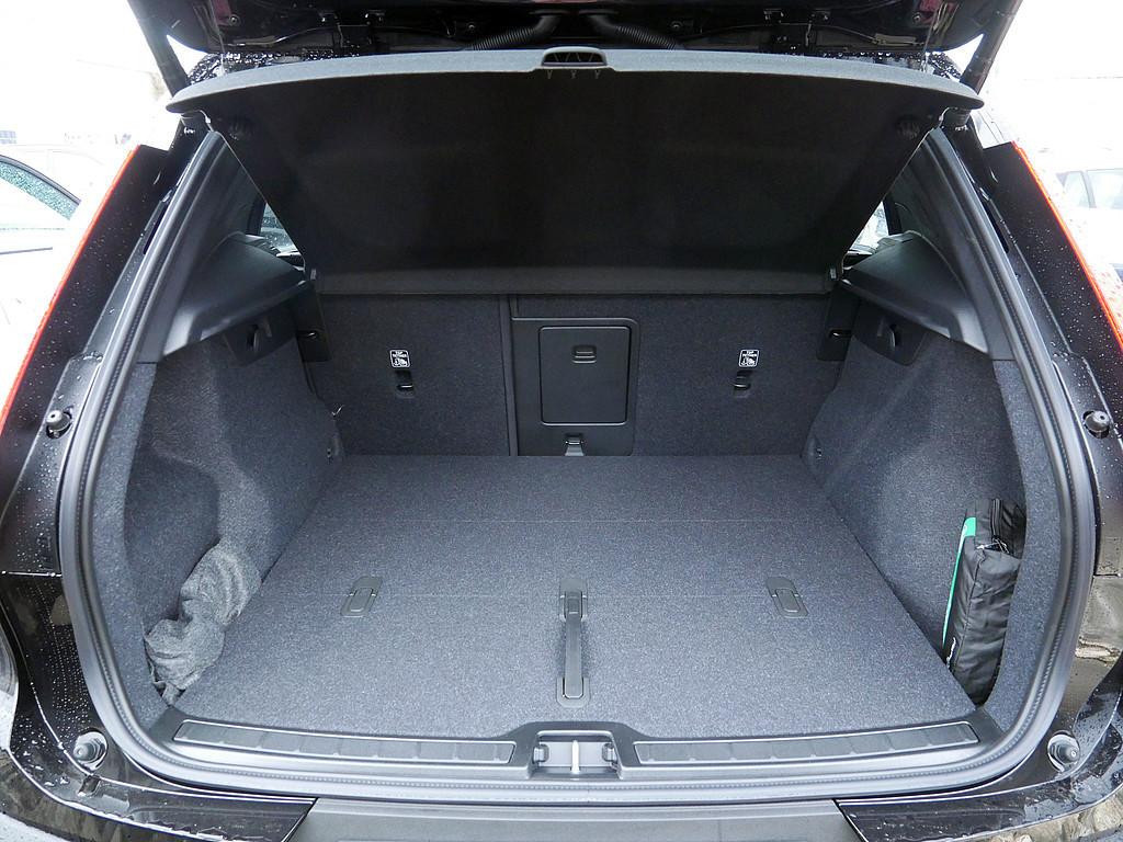 Volvo EX40