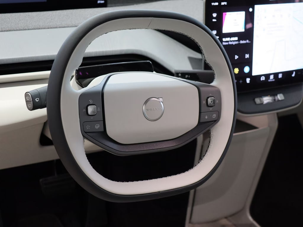 Volvo EX60