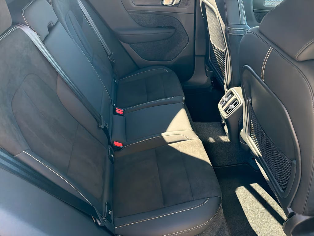 Volvo EX40