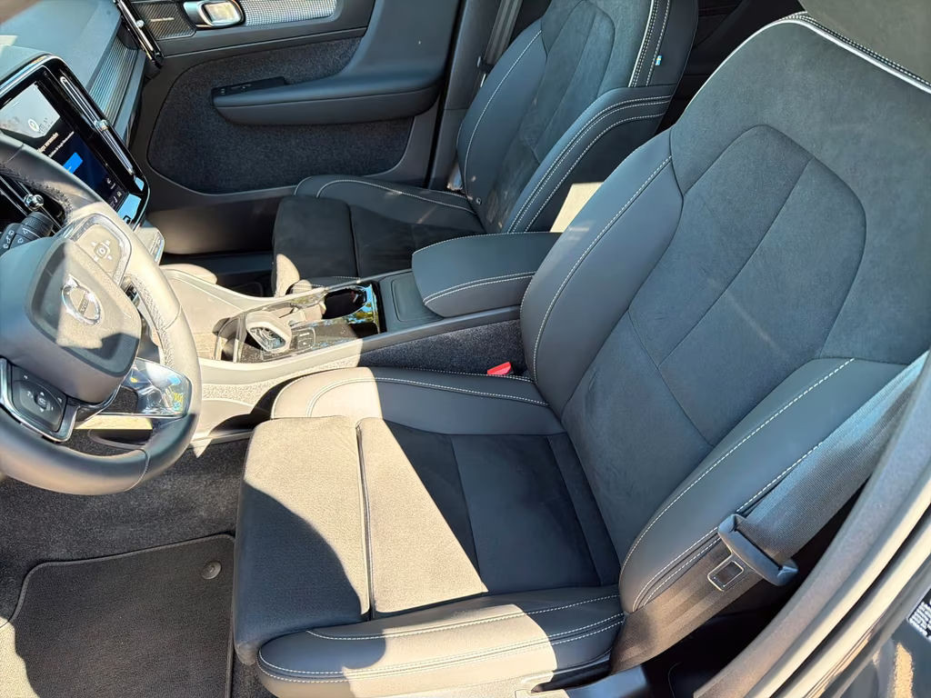 Volvo EX40