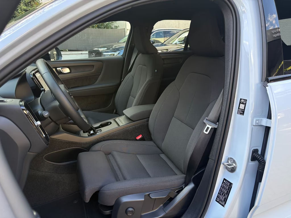 Volvo EX40
