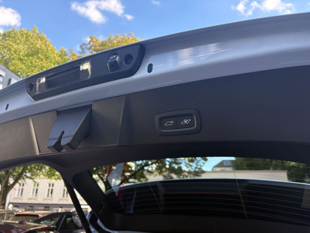 Volvo EX40