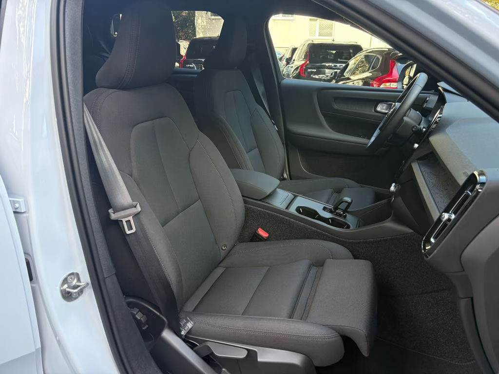 Volvo EX40