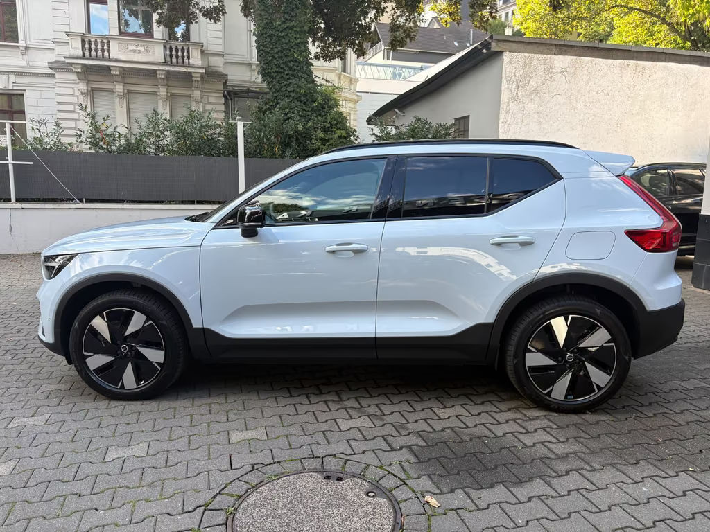 Volvo EX40