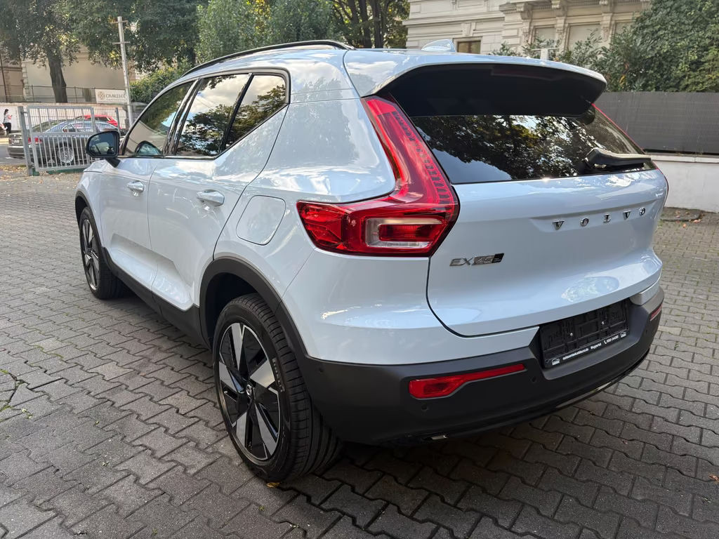 Volvo EX40