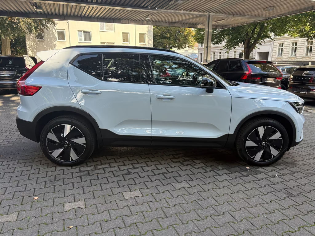 Volvo EX40
