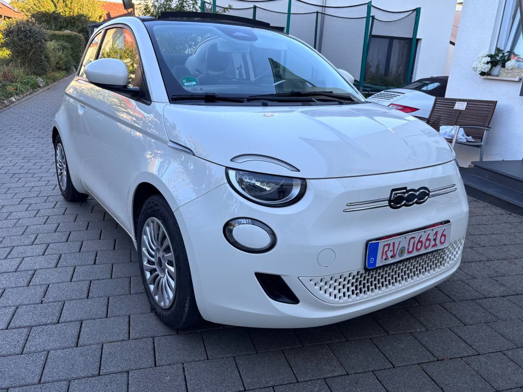 Fiat 500e Cabrio*Schnelllader*42KW*Garantie*