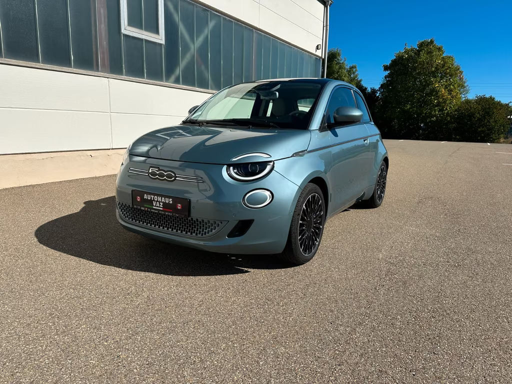 Fiat 500e La Prima
