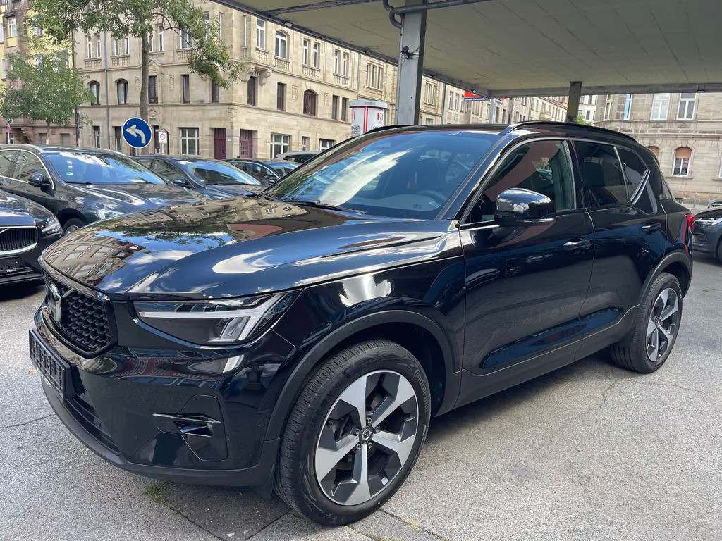 Volvo XC40 AWD Ultimate Dark