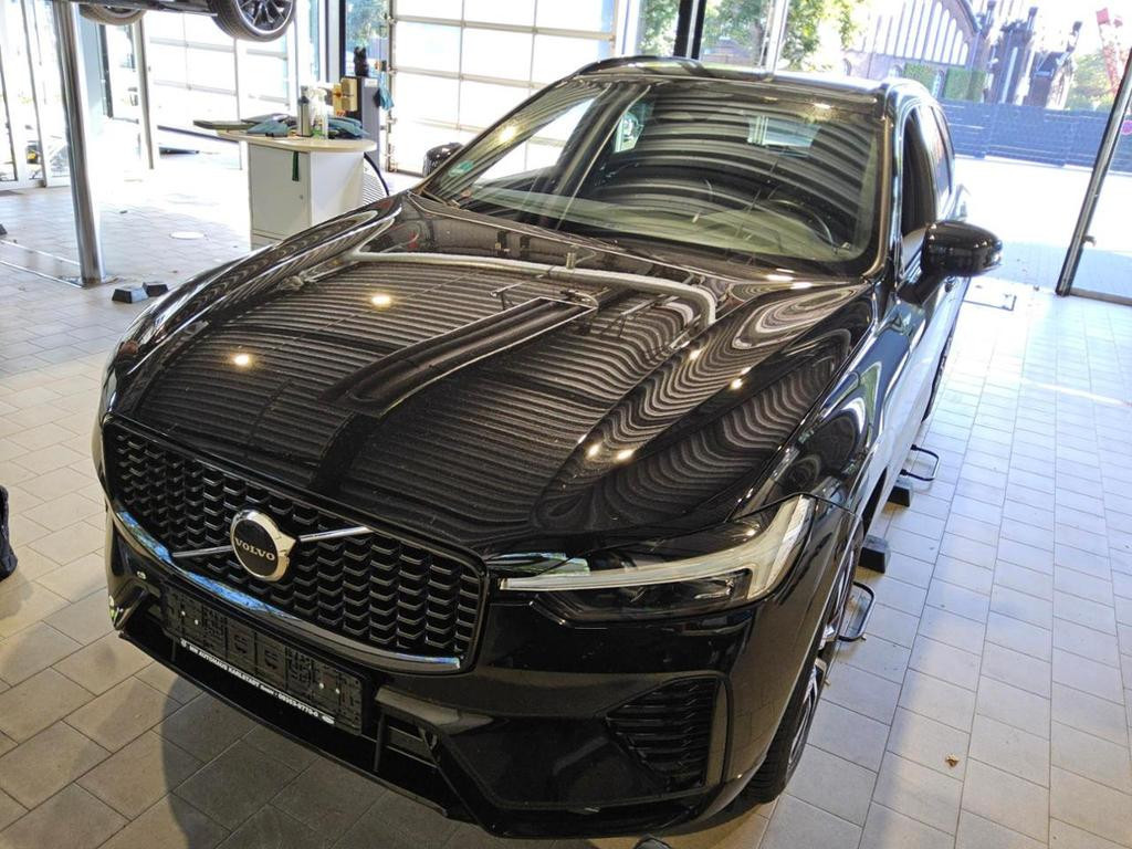 Volvo XC60 Plus Dark