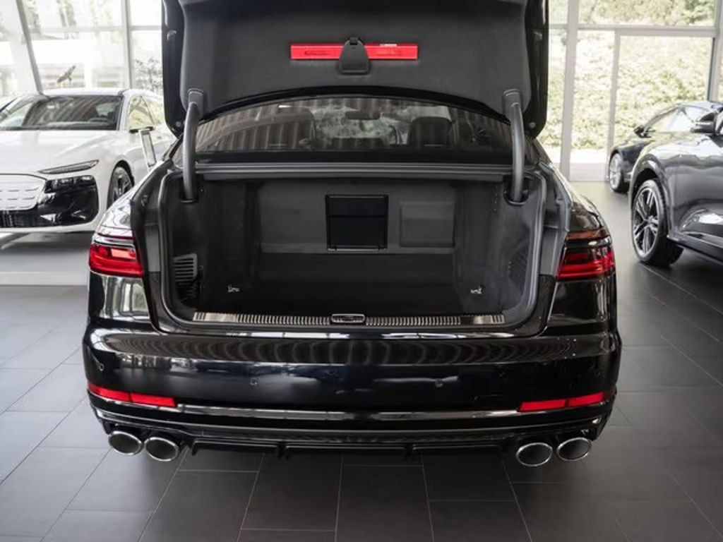 Audi S8