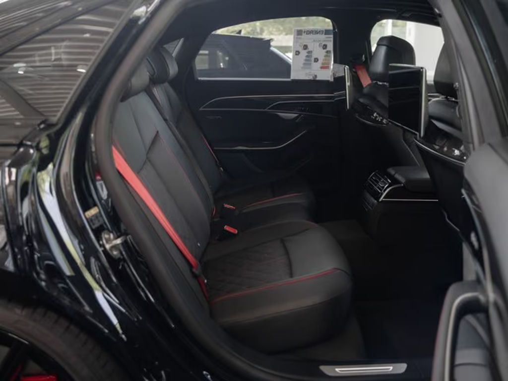 Audi S8