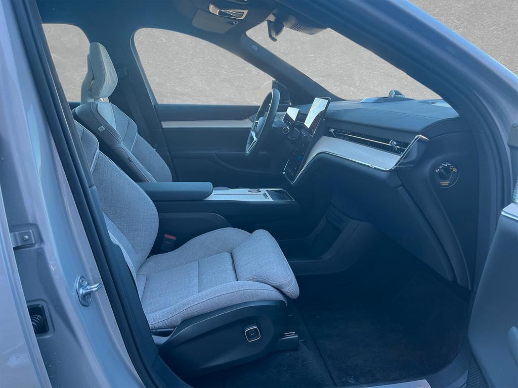 Volvo EX90