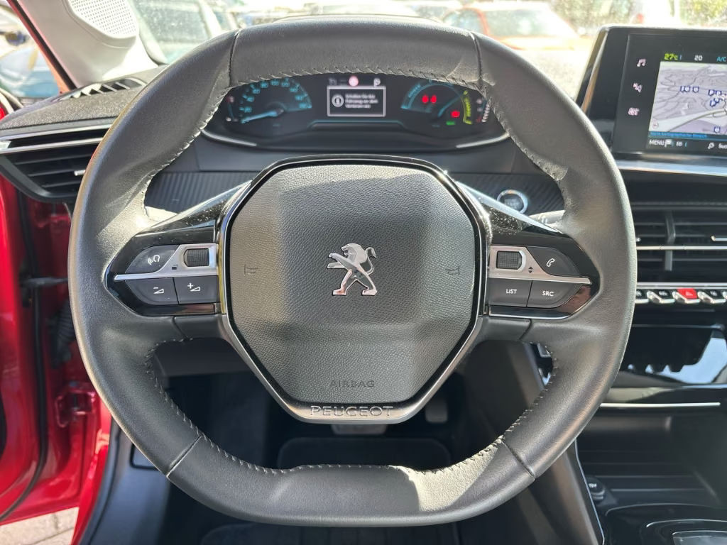 Peugeot e-208