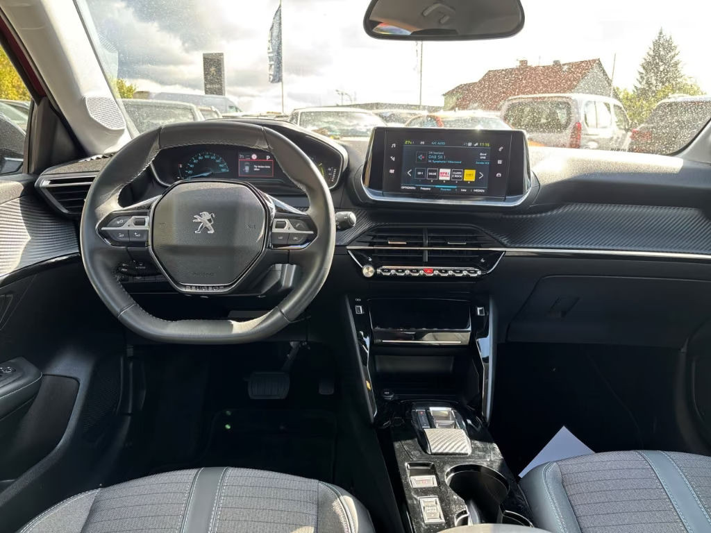 Peugeot e-208