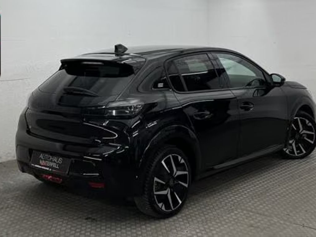 Peugeot e-208