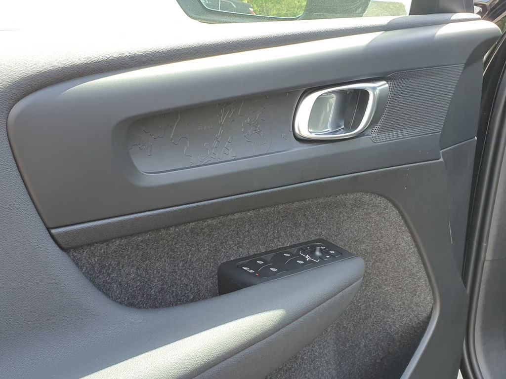Volvo EX40