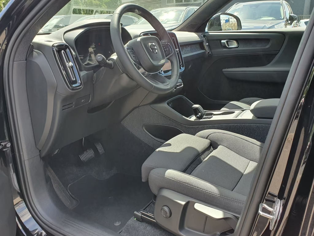 Volvo EX40