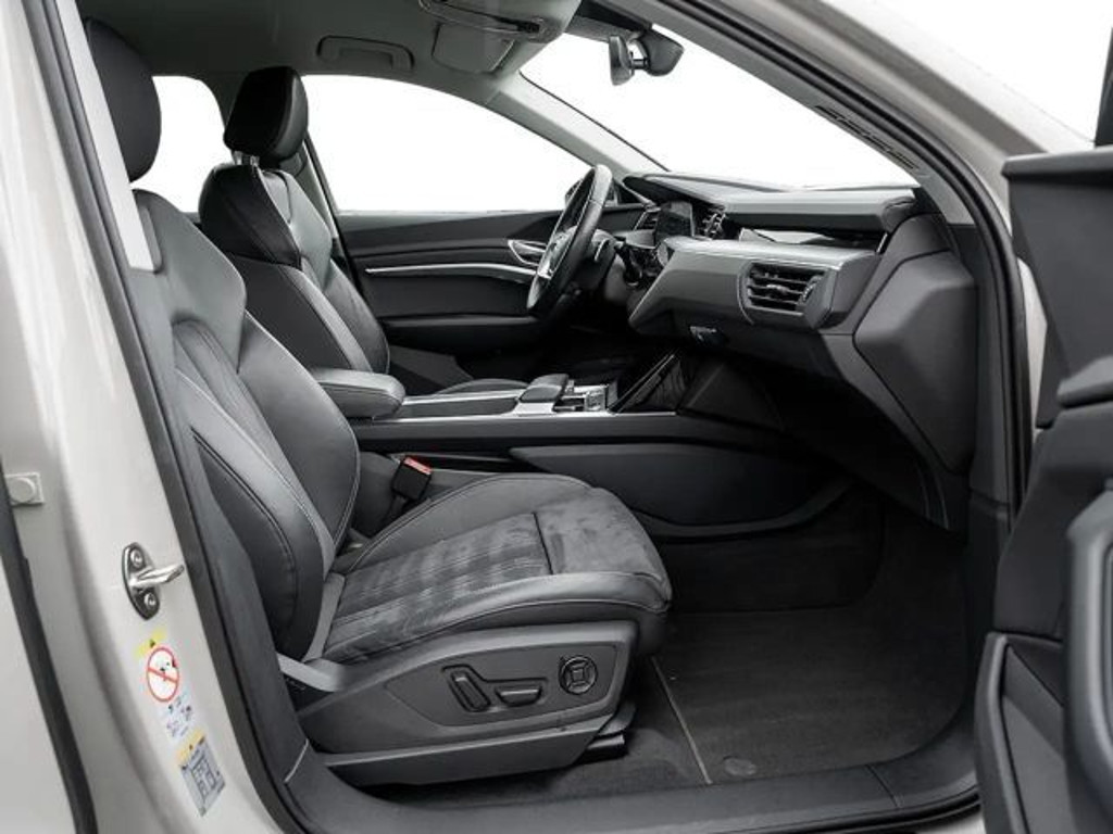 Audi Q8 e-tron Quattro 50