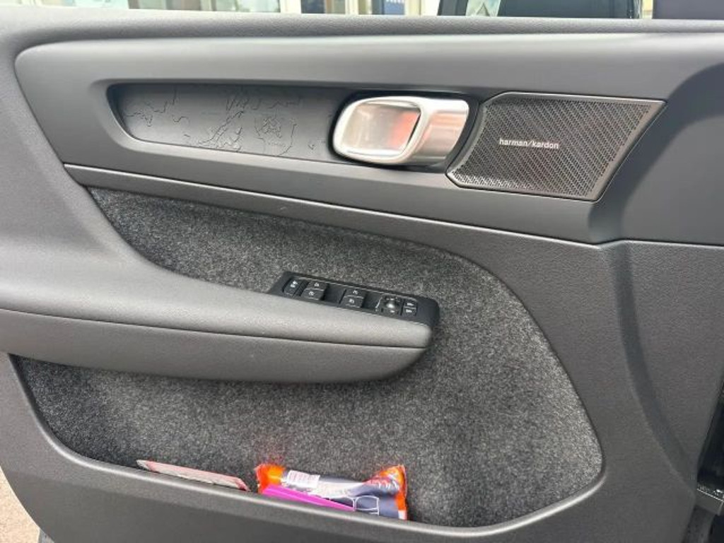 Volvo EX40