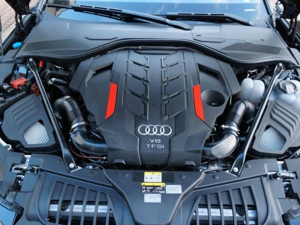 Audi S8