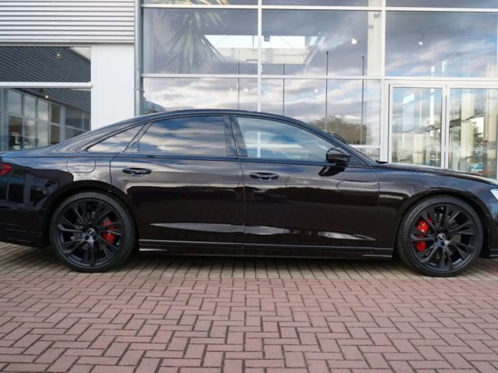 Audi S8