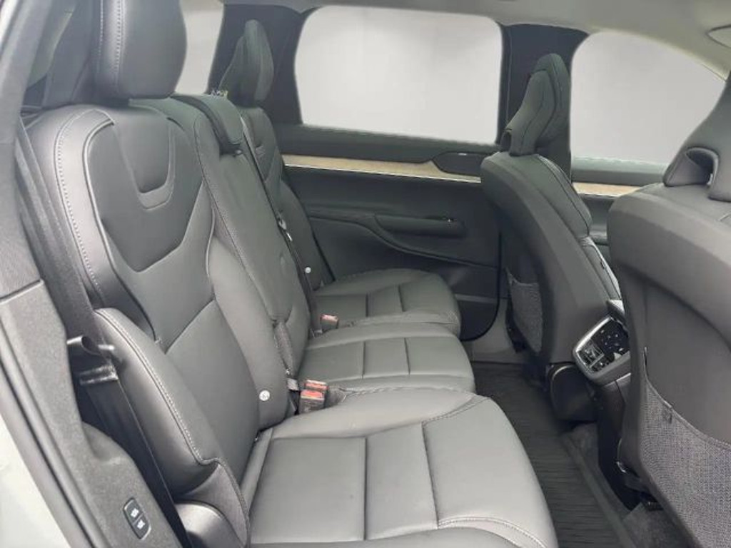 Volvo EX90