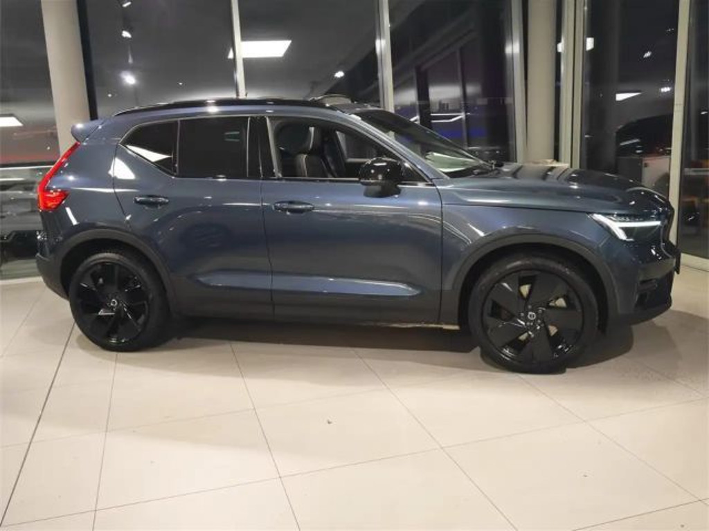 Volvo EX40