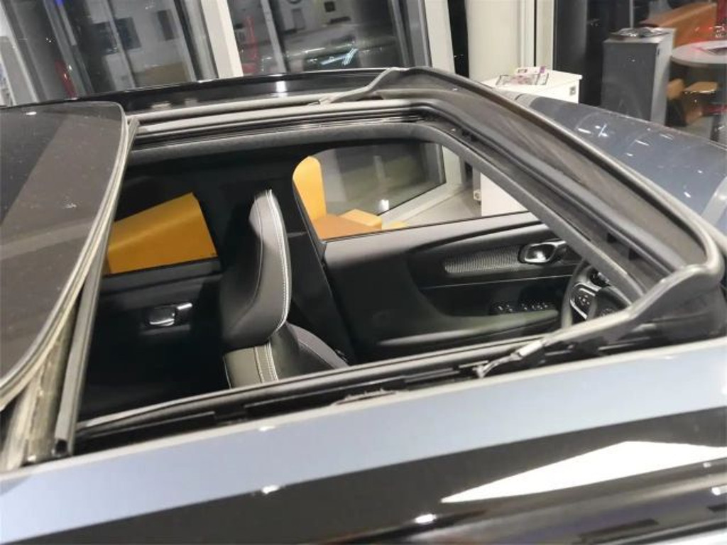 Volvo EX40
