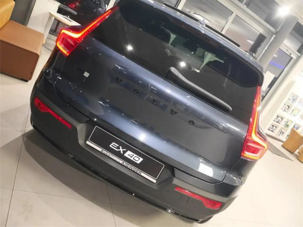 Volvo EX40