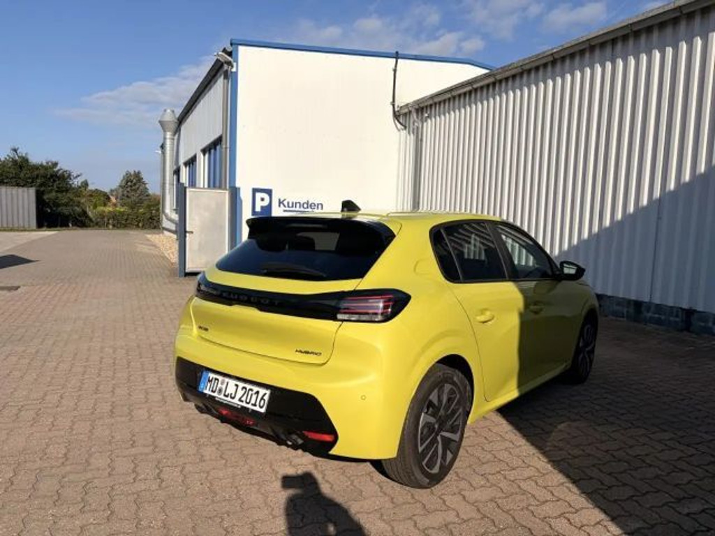Peugeot e-208
