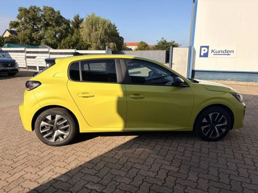 Peugeot e-208