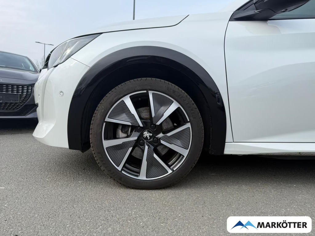 Peugeot e-208