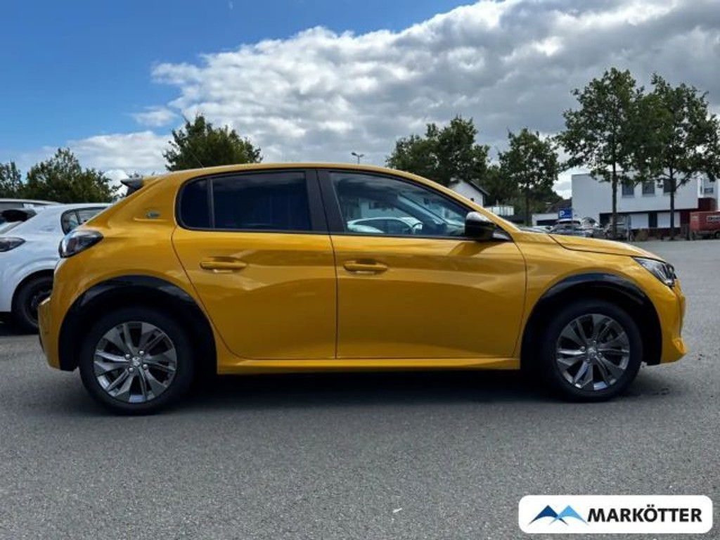 Peugeot e-208