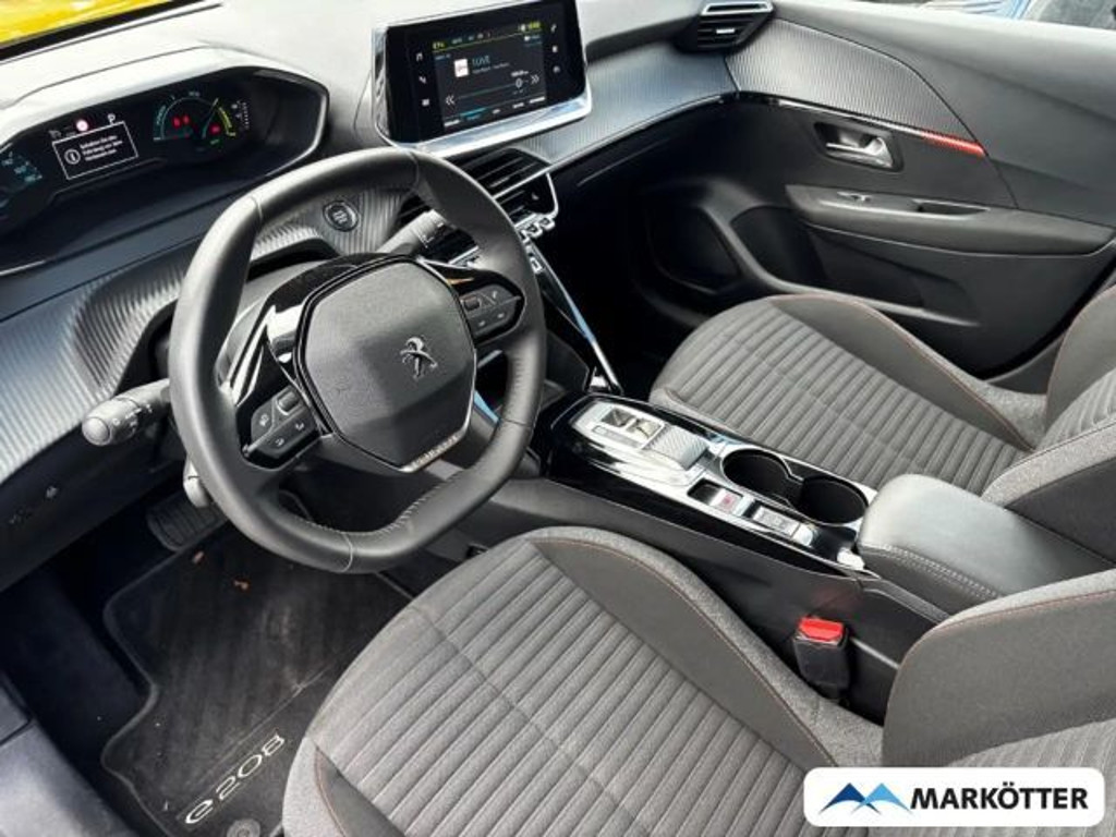 Peugeot e-208