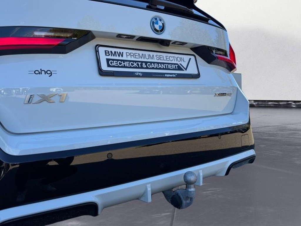 BMW iX1