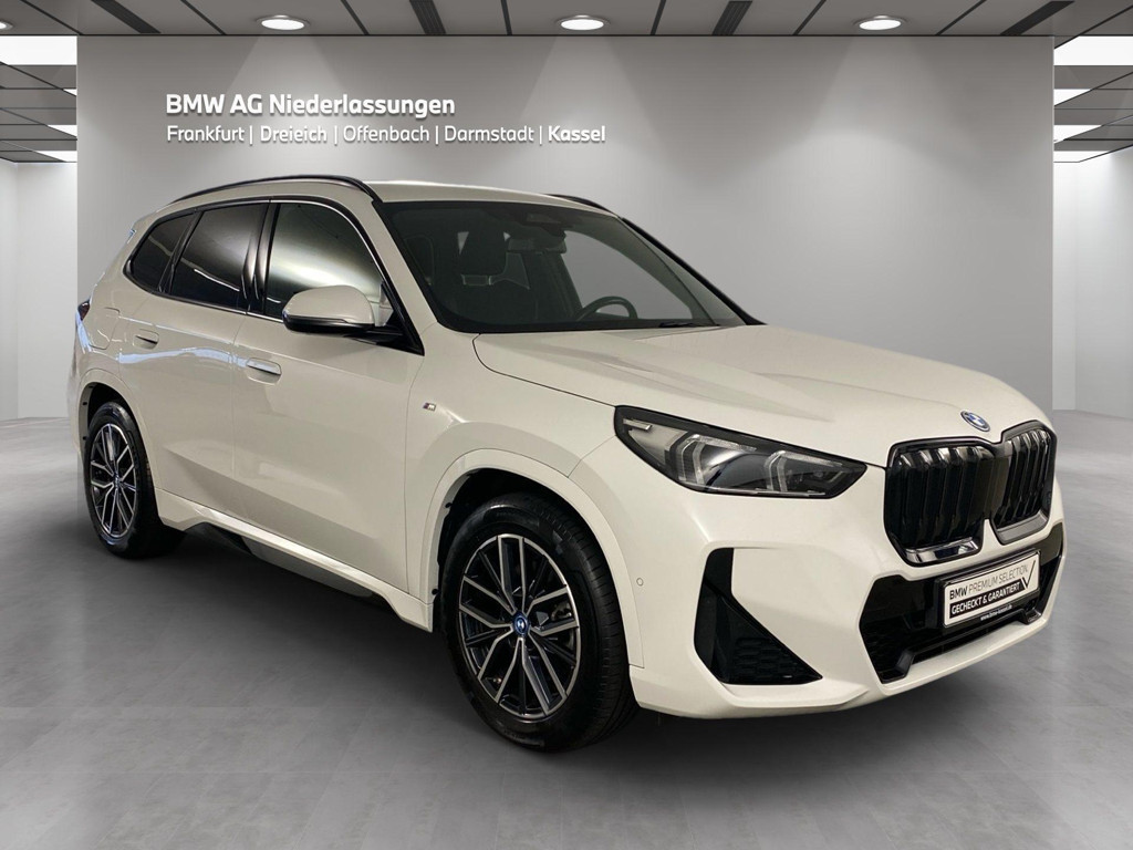 BMW iX1