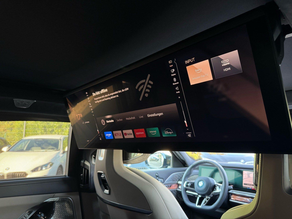 BMW i7