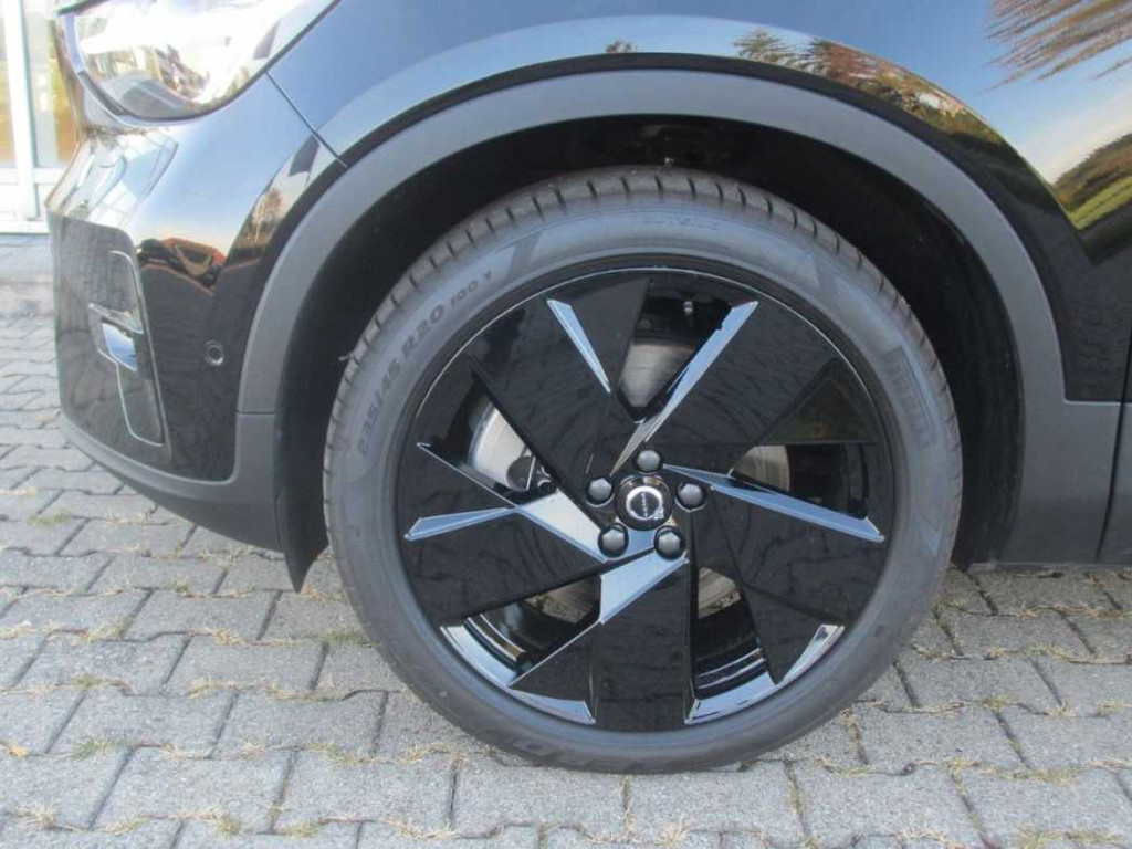 Volvo EX40