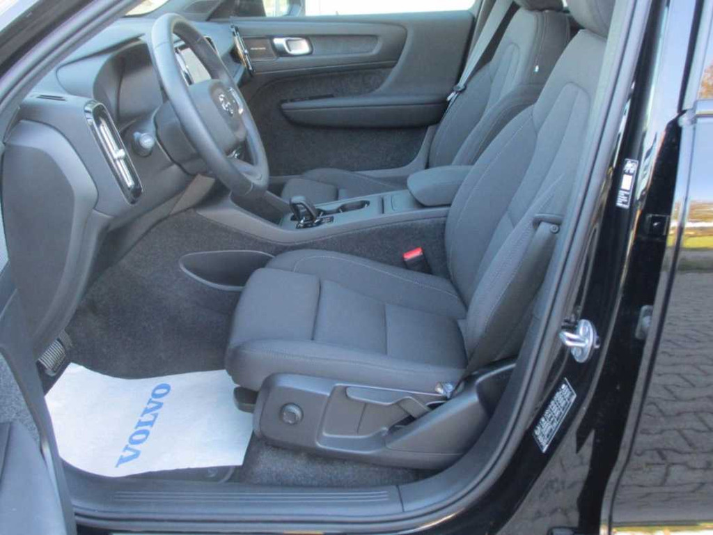 Volvo EX40