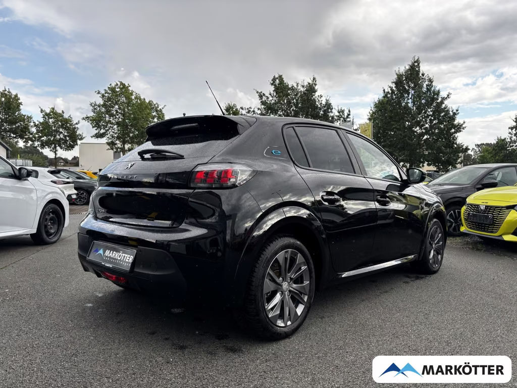 Peugeot e-208
