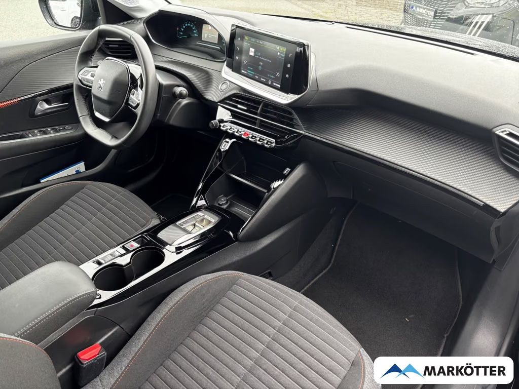 Peugeot e-208